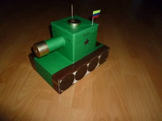 Вот такой замечательный танк можно легко сделать.